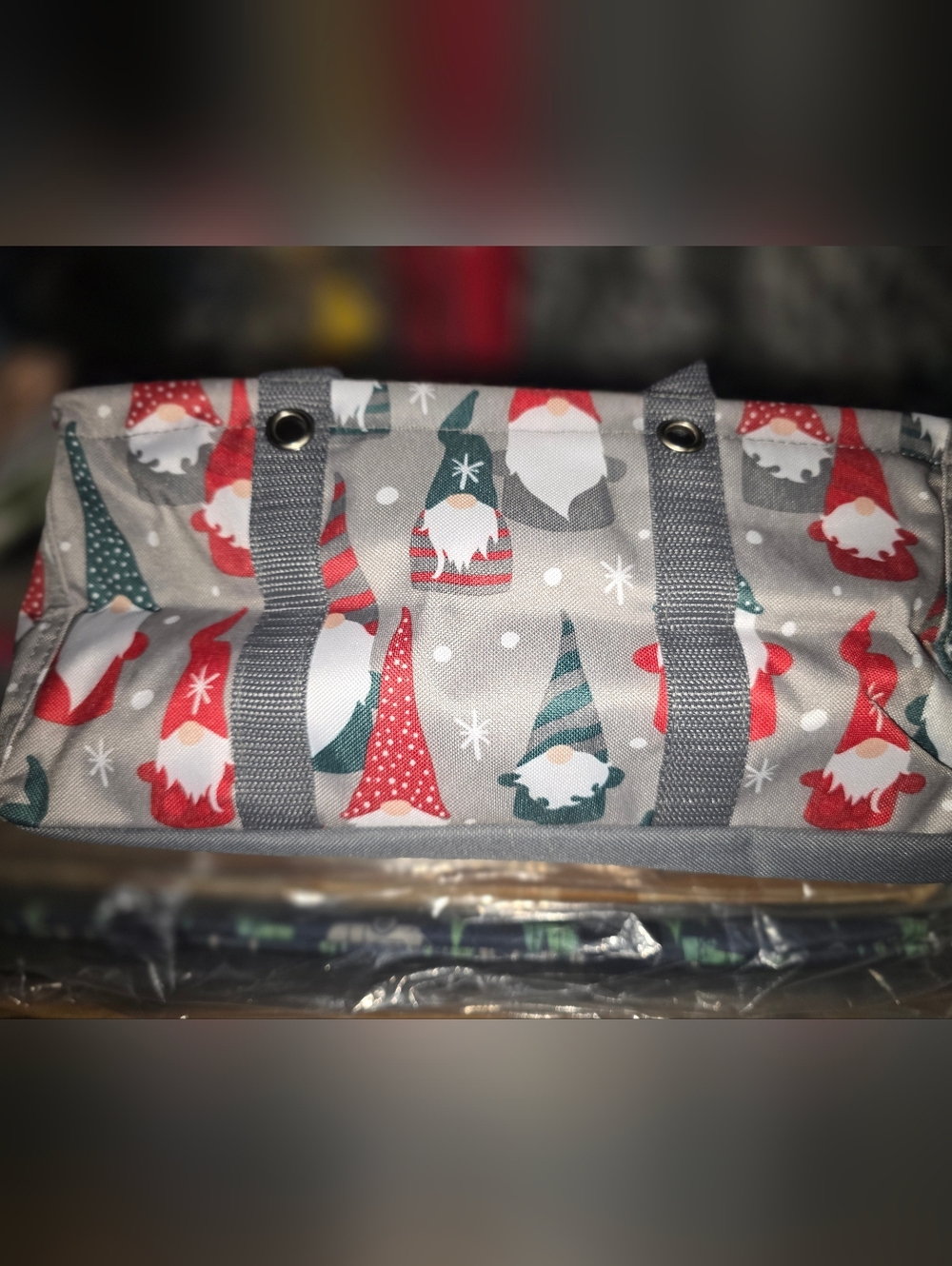 thirty-one tiny utility tote in Gnome for the Holidays